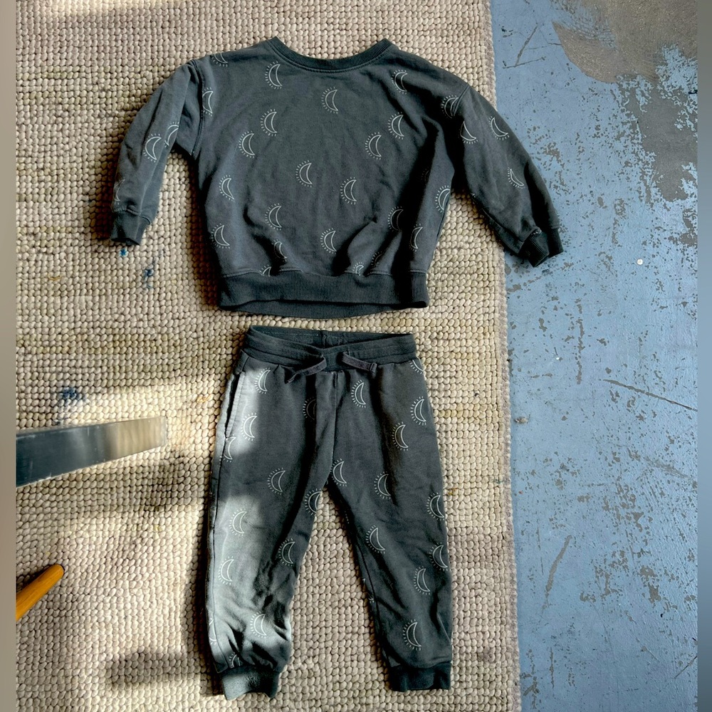Rylee + Cru 18-24 mo moon pattern sweat suit